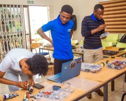 MakersPlace Robotics and STEM Classes for kids